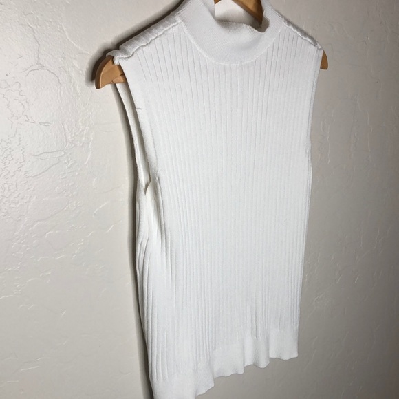 MACYS || high neck tank top - Picture 2 of 7